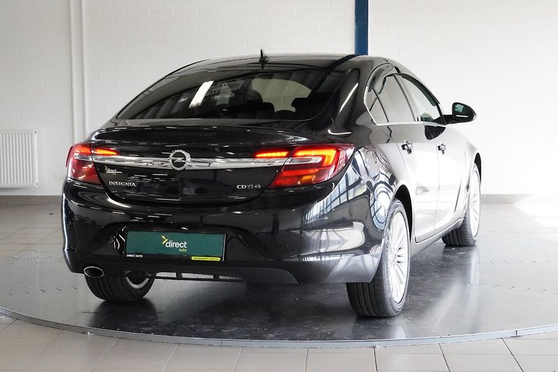 Opel Insignia - fotka 2 z 29