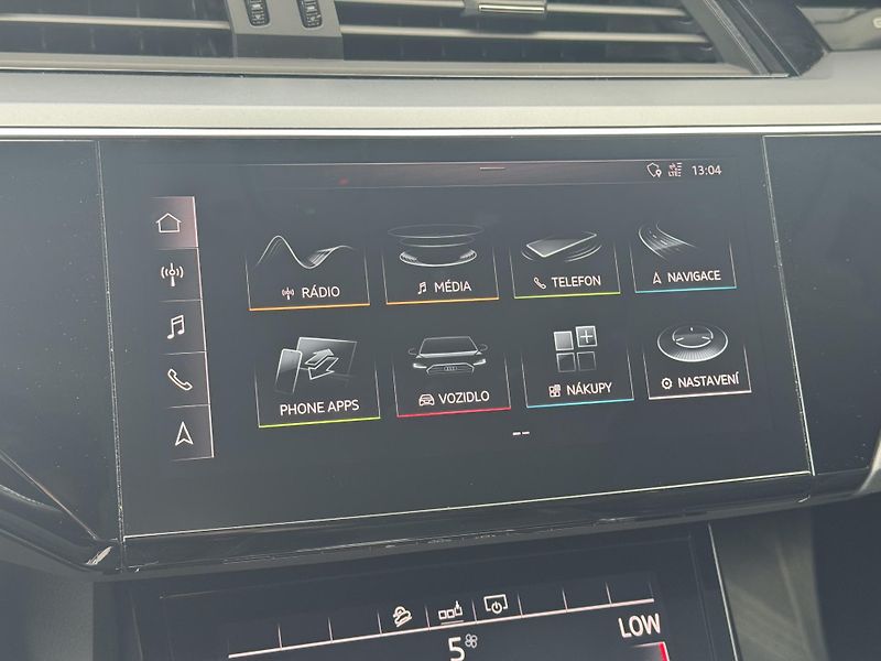 Audi e-tron (2020) Quattro 230kW Advanced, PANO - fotka 32 z 54