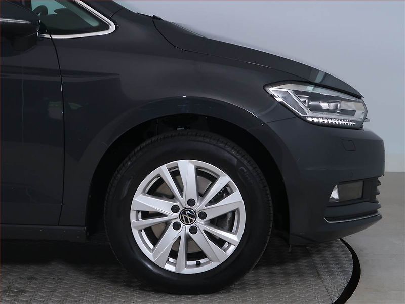 Volkswagen Touran (2023) 1.5 TSI - fotka 15 z 30
