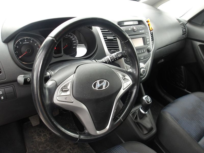 Hyundai ix20 1,6i 91kW NAJ.56000km !!! 1.MA - fotka 16 z 30