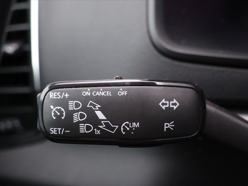 Škoda Karoq 2,0 TDI 110kW 4x4 CZ LED 2.Maj - fotka 18 z 33