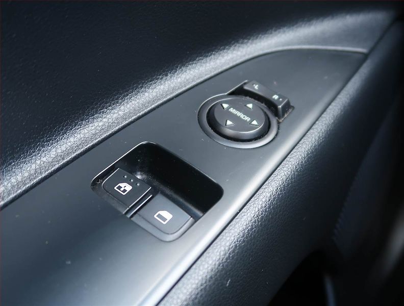 Kia Stonic (2021) 1.2 DPI, Serv.kniha - fotka 15 z 16