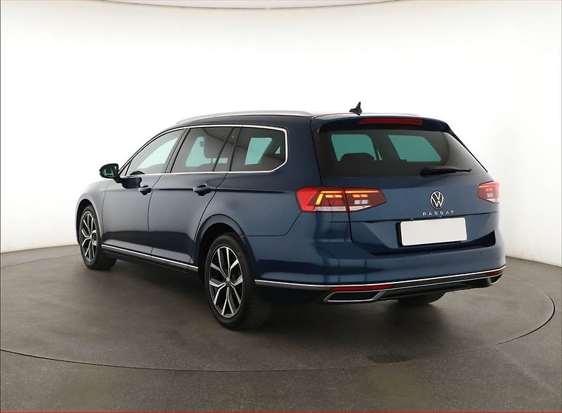 Volkswagen Passat (2023) Elegance 2.0 TDI - fotka 4 z 20