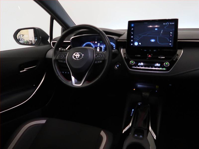Toyota Corolla (2024) 1.8 Hybrid - fotka 7 z 15