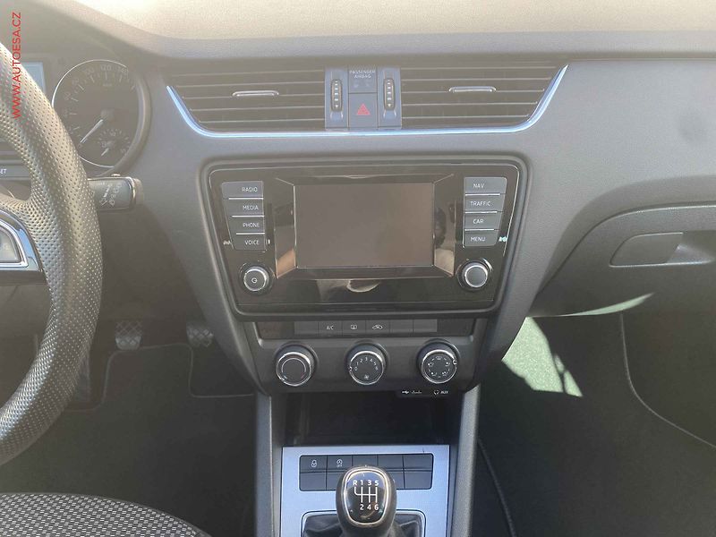 Škoda Octavia (2014) 1.2 TSi, Ambition, +kola - fotka 12 z 17