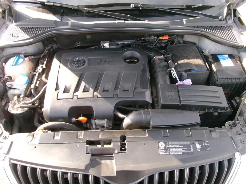 Škoda Yeti (2012) 2,0TDI 4x4 AC TAŽNÉ 1.MAJ - fotka 24 z 26