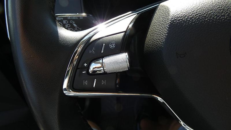Škoda Karoq 2.0 TDI Style - fotka 11 z 23