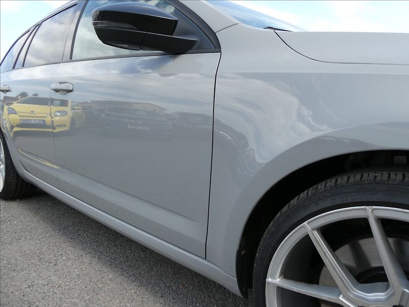Škoda Octavia 2,0 TSi 162kW RS NAVI,EL. ŠÍBR - fotka 14 z 47
