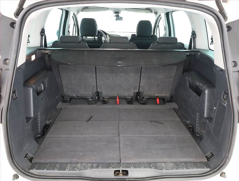 Peugeot 5008 (2014) 2.0 HDI, 7 míst, Serv.kniha - fotka 15 z 16