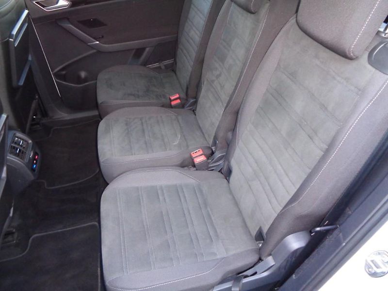 Volkswagen Touran 1.5 TSI 7DSG Highline 110 kW - fotka 23 z 30