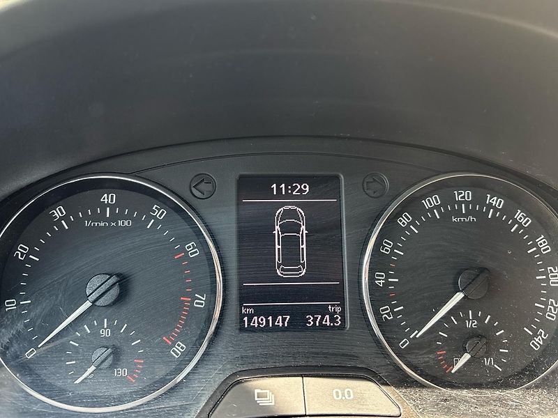 Škoda Fabia (2014)  1.2 TSI 63kW Elegance Combi - fotka 11 z 19