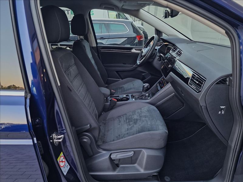 Volkswagen Touran 1.5 TSI DSG Evo Highline,ČR - fotka 14 z 50