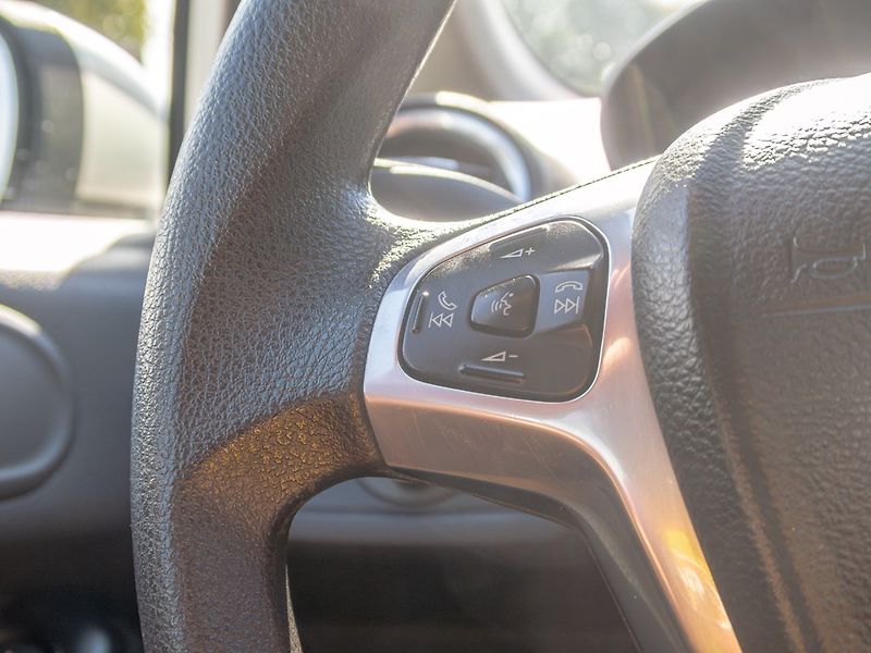Ford Fiesta (2014) 1.6TDCI 70KW – PO ROZVODECH - fotka 14 z 45
