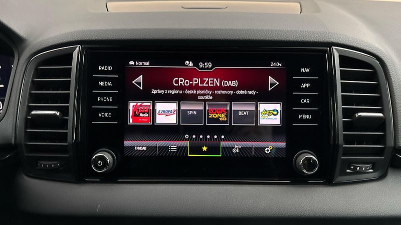 Škoda Karoq 1.5 TSI DSG Sportline - fotka 11 z 27