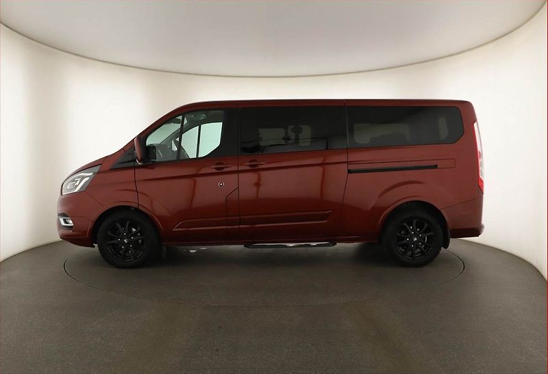 Ford Tourneo Custom (2019) Titanium 2.0 EcoBlue, ČR - fotka 3 z 18