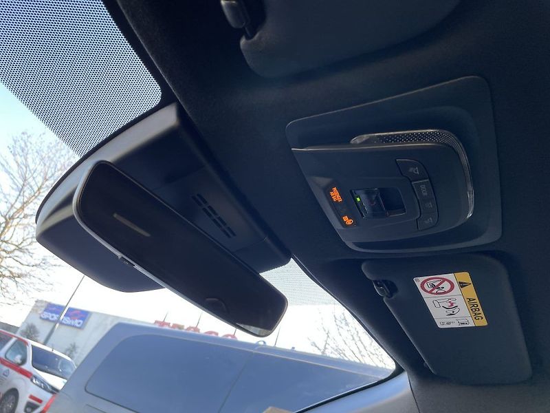 Toyota Corolla Cross 2.0 Hybrid GR Sport - fotka 28 z 30