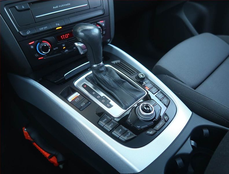 Audi Q5 (2010) 2.0 TDI, 4X4, Automat, Navi - fotka 12 z 20