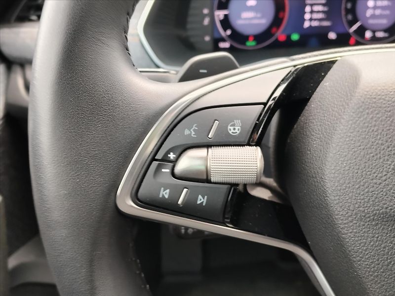 Škoda Octavia 1,5   M-HEV TOP SELECTION 110k - fotka 6 z 31