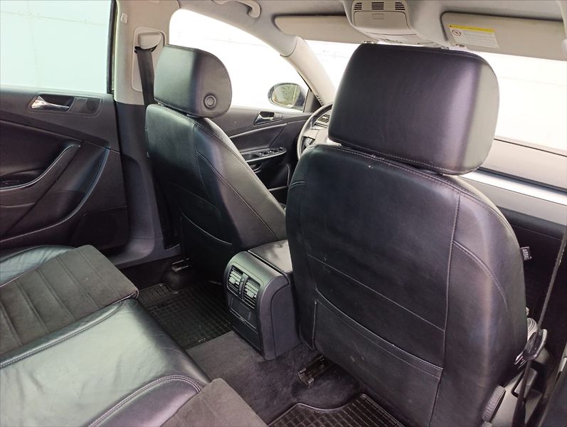 Volkswagen Passat 2,0 TDi Bi-xenon,Kůže,Tempomat - fotka 23 z 30