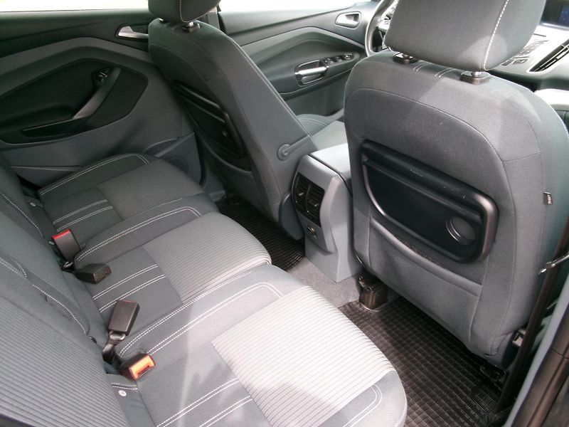 Ford C-MAX (2011) 2,0TDCi NAVI AC BT TEMP  - fotka 13 z 23