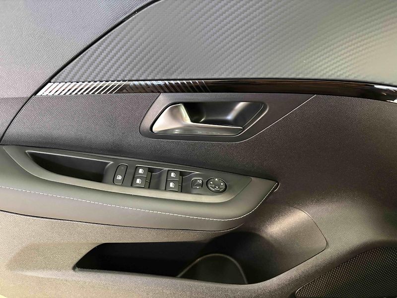 Peugeot 208 (2026) Allure Hybrid 110 e-DCS6 - fotka 13 z 37
