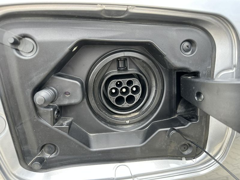 Toyota RAV4 (2025) 2.5 PHEV - SELECTION - fotka 4 z 25