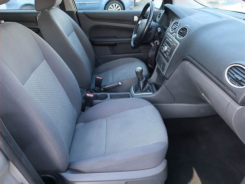 Ford Focus (2005) 1.6 TDCi, nová STK, Klima - fotka 9 z 15
