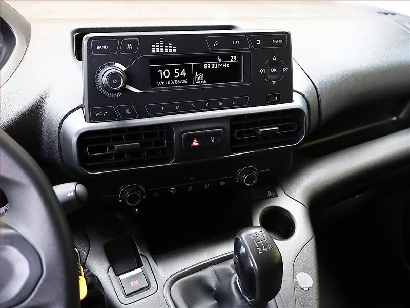 Peugeot Partner (2020) 1.5 BlueHDi, ČR - fotka 9 z 15