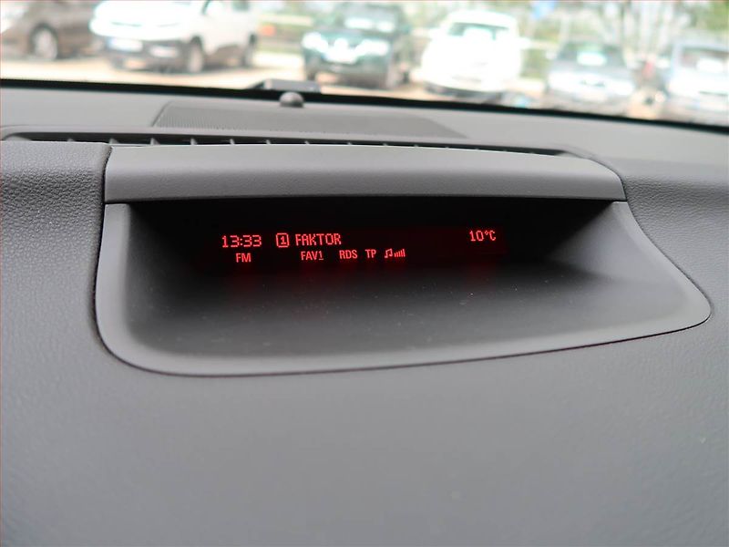 Opel Meriva (2012) 1.4 Turbo, nová STK - fotka 16 z 17