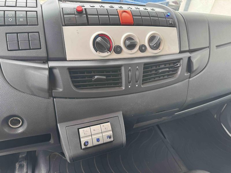 Iveco Eurocargo (2015) 150E25 E6 - skříň - čelo  - fotka 23 z 24