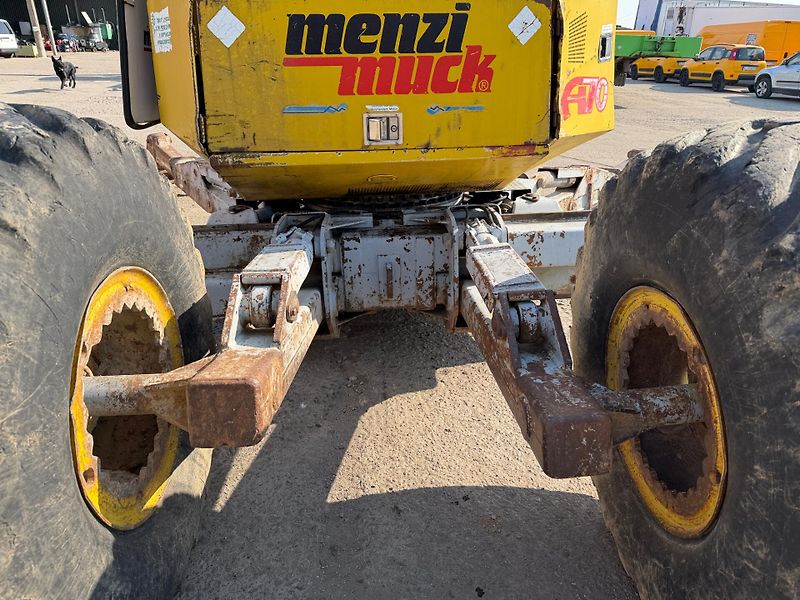 Menzi Muck (1997) - fotka 8 z 10