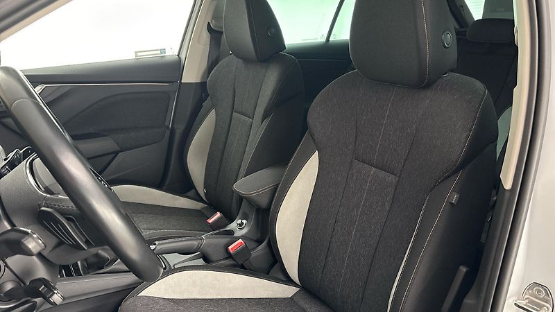 Škoda Scala 1.0 TSI DSG Style - fotka 15 z 24