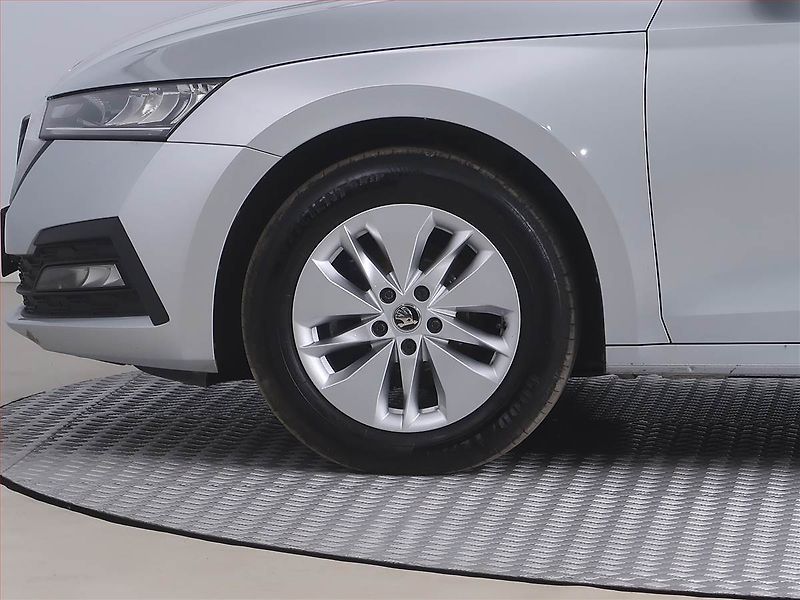 Škoda Octavia (2022) Ambition 2.0 TDI, ČR,1.maj - fotka 14 z 19