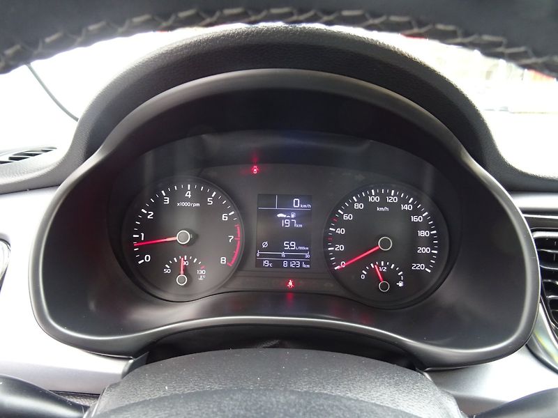 Kia Rio (2019) 1.2i,61kW,1majČR,S.kn,navi - fotka 9 z 24