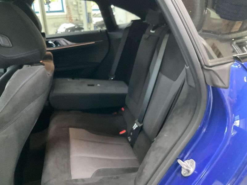 BMW Řada 4 430i xDrive - fotka 13 z 19