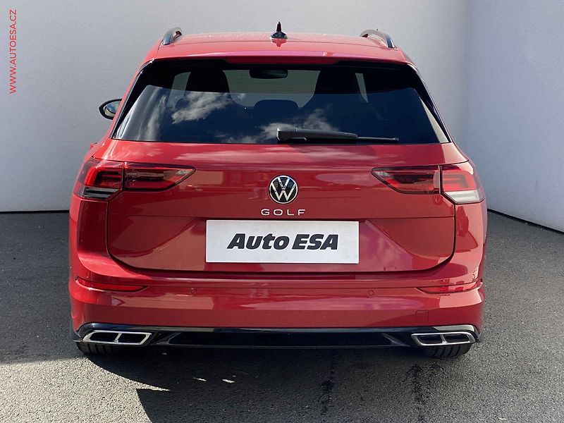 Volkswagen Golf (2023) 1.5 TSi, ČR, LED, navi, park - fotka 5 z 19