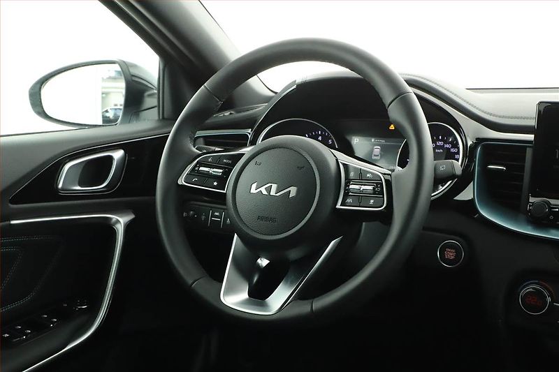 Kia XCeed (2025) 1.6 T-GDI - fotka 8 z 17