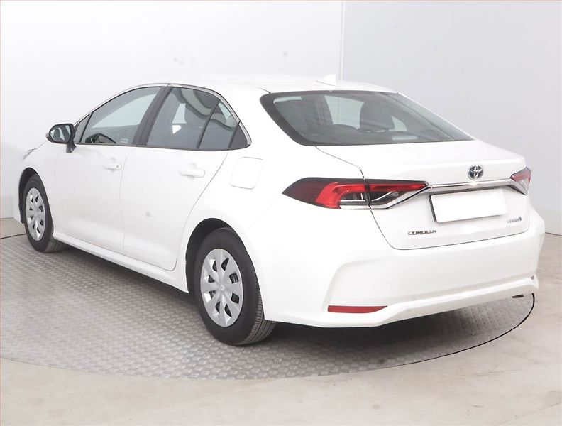 Toyota Corolla (2023) Active 1.8 Hybrid - fotka 4 z 16