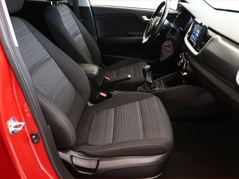 Kia Stonic (2019) 1.0 T-GDI, Serv.kniha - fotka 9 z 17