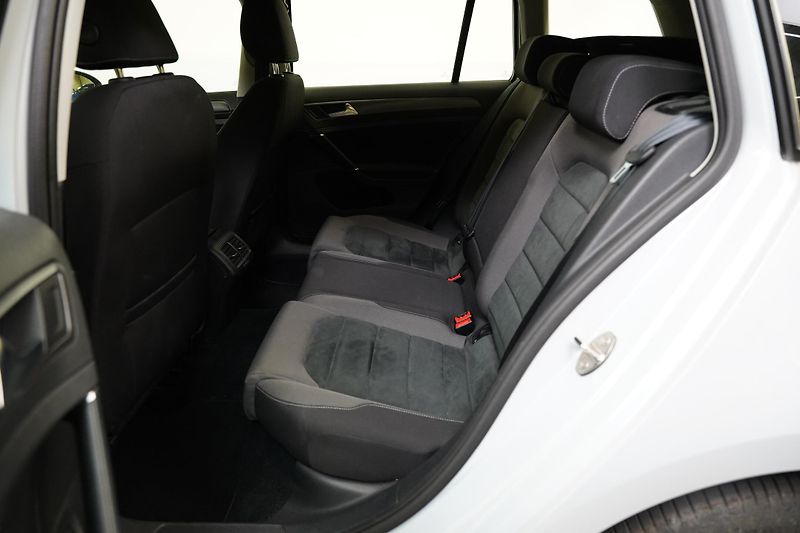 Volkswagen Golf - fotka 24 z 26