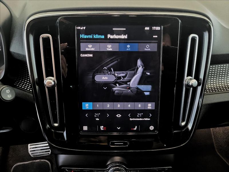Volvo XC40 TWIN PLUS 408 PS,4X4,78KWh - fotka 28 z 50