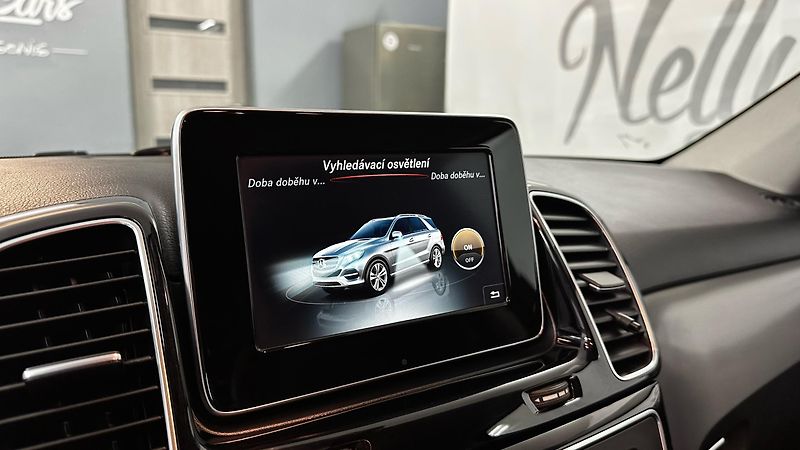 Mercedes-Benz GLE 250D / 4.MATIC / DVĚ SADY KOL - fotka 37 z 46