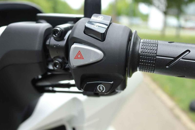 V loňském roce prošla Honda PCX modernizací, vylepšila motor, brzdy i kapotáž.