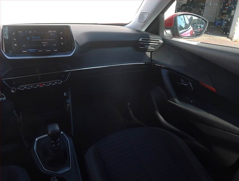 Peugeot 2008 (2020) 1.2 PureTech, ČR,1.maj - fotka 8 z 18