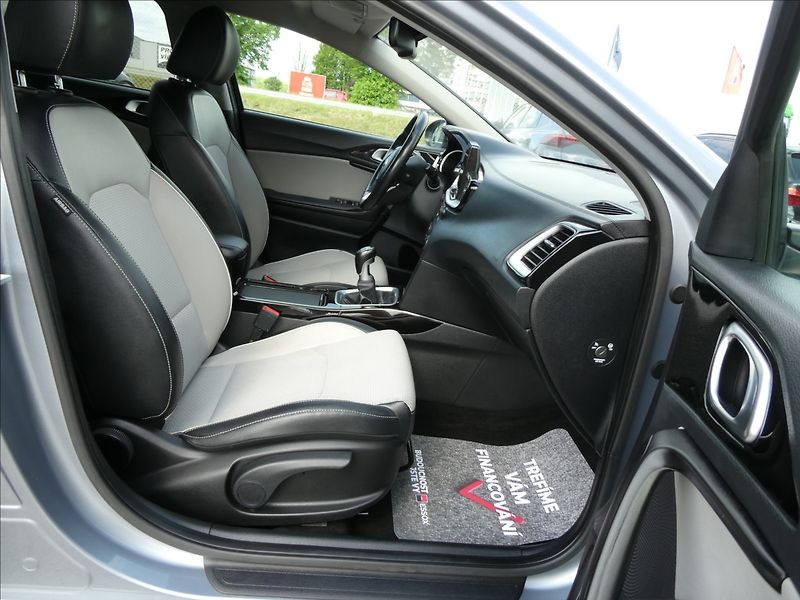 Kia Ceed 1,4 T-GDi 103kW EXCLUSIVE, ČR - fotka 26 z 42