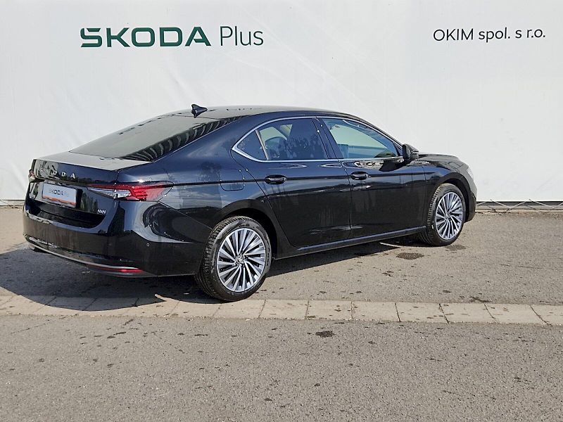 Škoda Superb (2025) L&K 2,0 Tdi 142 kw 4x4 DSg - fotka 2 z 40