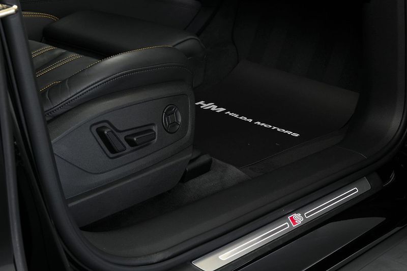 Audi e-tron 55 300kW Sline BlackEd Pano TZ - fotka 22 z 44