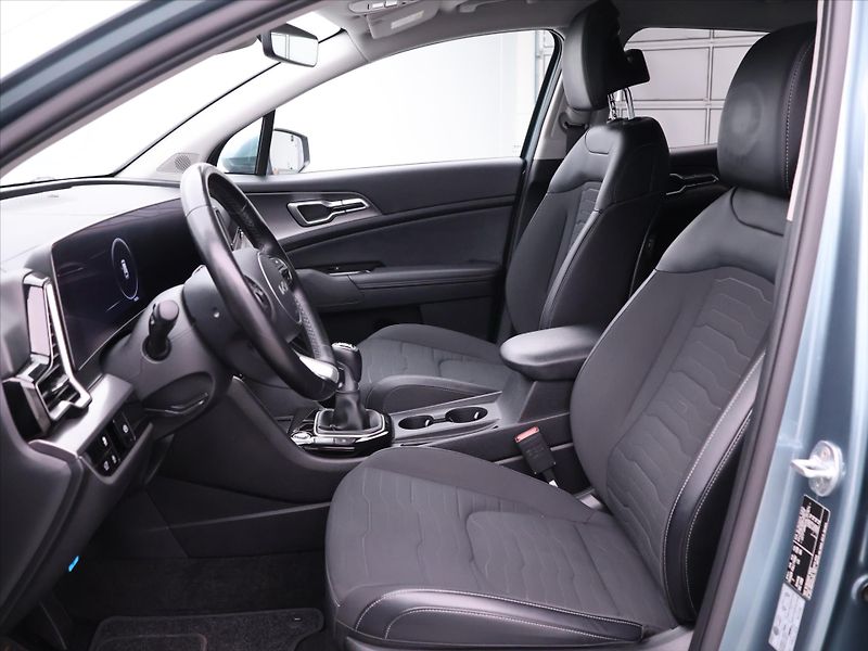 Kia Sportage 1,6 T-GDi 110 kW CZ DPH 1.Maj - fotka 12 z 33