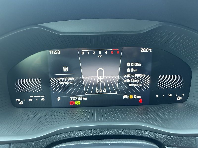 Škoda Karoq (2023) 1.5 TSI DSG Ambition - fotka 11 z 27