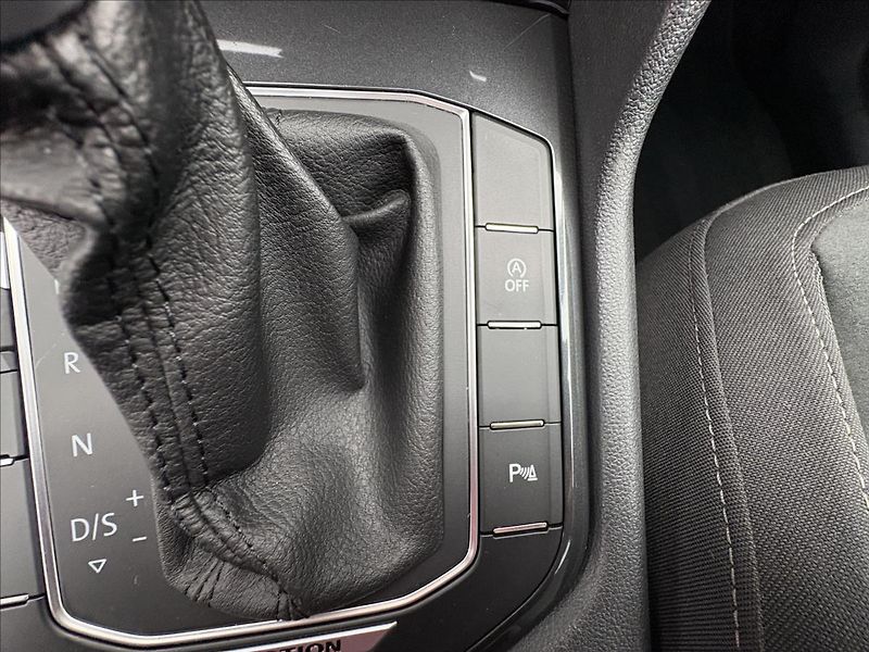Volkswagen Tiguan 2,0 TDi 140kW 4M,Led,ACC,Highl - fotka 14 z 41